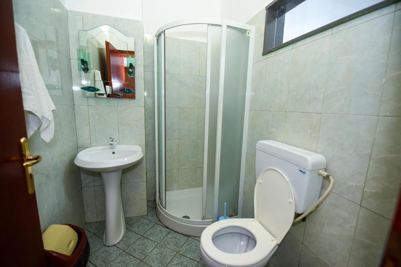 Koa Hotel Durrës Zewnętrze zdjęcie